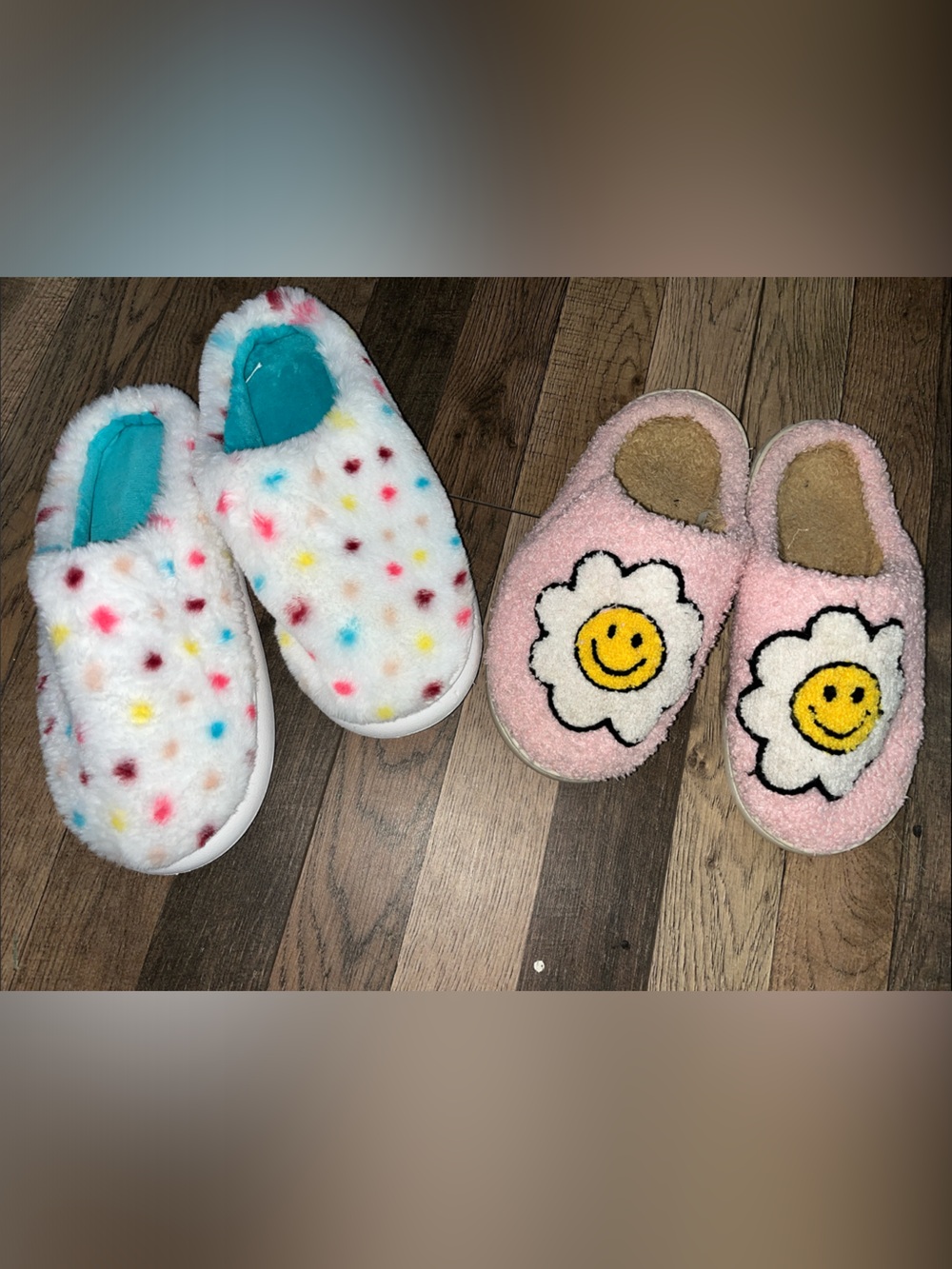 Kids 5/6 Plush Slip-On One-Piece Slippers - White Polka Dot & Pink Daisy